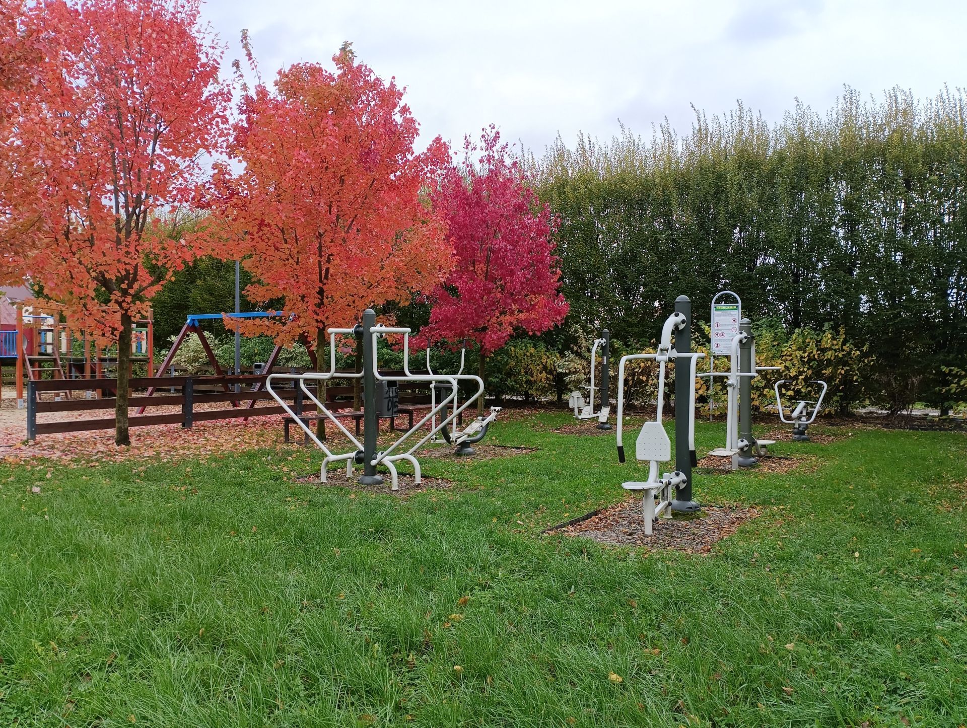 Teren rekreacyjny z siłownią przy ul. kard. Karola Wojtyły