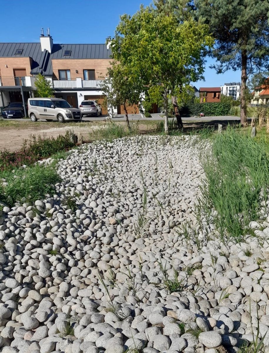 Sucha rzeka w parku kieszonkowym przy ul. Sikorskiego